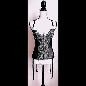 Corset Style Lingerie Piece w/ Garters & White Lace Thong: Sz. 36C, S